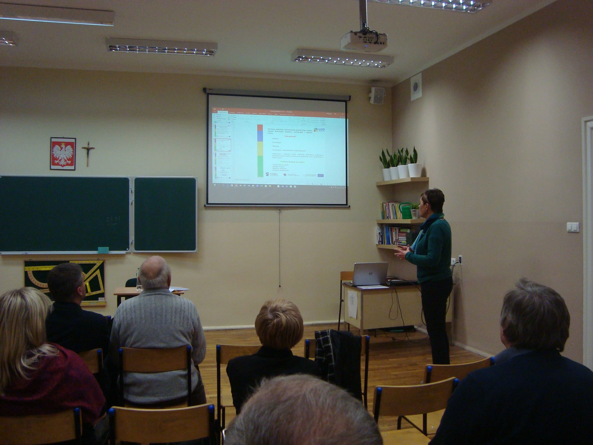 zdjecie-spotkanie-realizacja-projektow